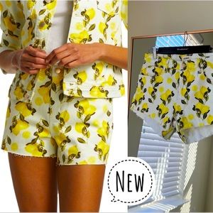NWT L'AGENCE Audrey Lemon
Shorts White/Yellow Jean Denim Mid/ High Rise Raw Hem